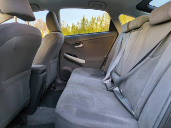 Photo 18 du bon plan TOYOTA Prius 136h Active occasion à 9990 €