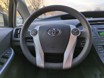 Photo 20 du bon plan TOYOTA Prius 136h Active occasion à 9990 €