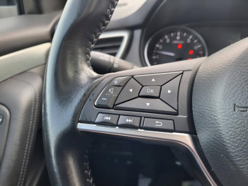 Photo 24 du bon plan NISSAN Qashqai 1.3 DIG-T 140ch Tekna occasion à 16490 €