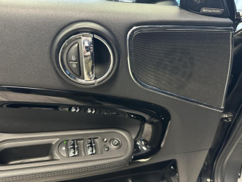 Photo 18 du bon plan MINI Countryman Cooper SE 136ch + 88ch Longstone ALL4 BVA6 7cv occasion à 23680 €