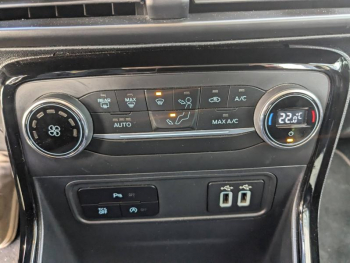 Photo 13 du bon plan FORD EcoSport 1.0 EcoBoost 125ch ST-Line Euro6.2 occasion à 12490 €