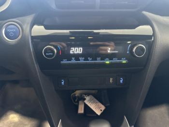 Photo 18 du bon plan TOYOTA Yaris Cross 116h Design Pack Cargo occasion à 21990 €