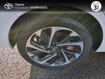 Photo 16 du bon plan TOYOTA Auris HSD 136h Design occasion à 14990 €