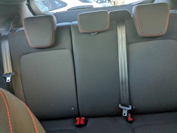 Photo 18 du bon plan FORD Puma 1.0 EcoBoost 125ch S&S mHEV ST-Line Design 2 Powershift occasion à 20900 €