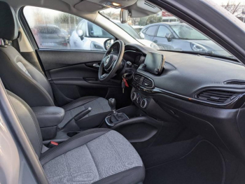 Photo 18 du bon plan FIAT Tipo 1.0 FireFly Turbo 100ch S/S Cross occasion à 14480 €