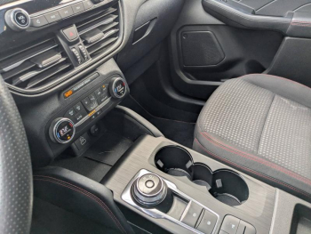 Photo 15 du bon plan FORD Kuga 2.5 Duratec 190ch FHEV E85 ST-Line BVA occasion à 27990 €