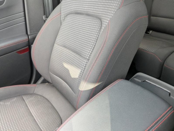 Photo 16 du bon plan FORD Kuga 2.5 Duratec 190ch FHEV E85 ST-Line BVA occasion à 27990 €