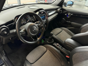 Photo 2 du bon plan MINI Mini 5 Portes Cooper 136ch  Edition Greenwich occasion à 17900 €