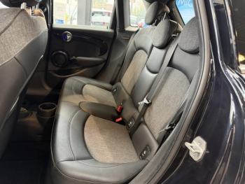 Photo 9 du bon plan MINI Mini 5 Portes Cooper 136ch  Edition Greenwich occasion à 17900 €