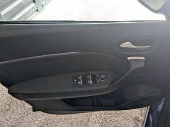 Photo 14 du bon plan RENAULT Captur 1.6 E-Tech hybride 145ch Intens -21 occasion à 17890 €