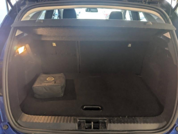 Photo 18 du bon plan RENAULT Captur 1.6 E-Tech hybride 145ch Intens -21 occasion à 17890 €