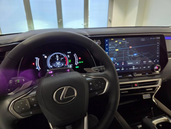 Photo 4 du bon plan LEXUS RX 450h+ Luxe 4WD MY25 occasion à 79900 €