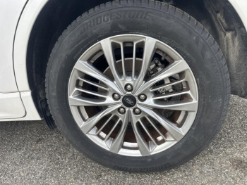 Photo 20 du bon plan FORD Kuga 2.5 Duratec 225ch PHEV Vignale BVA occasion à 20980 €