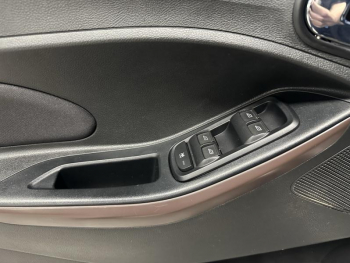 Photo 13 du bon plan FORD Ka+ Active 1.2 Ti-VCT 85ch S&S occasion à 8680 €