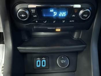 Photo 21 du bon plan FORD Ka+ Active 1.2 Ti-VCT 85ch S&S occasion à 8680 €