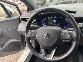 Photo 16 du bon plan SUZUKI Swace 1.8 Hybrid 140ch Pack occasion à 21990 €