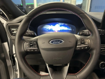 Photo 17 du bon plan FORD Kuga 2.5 Duratec 180ch Hybrid FlexiFuel ST-Line X Powershift occasion à 29680 €