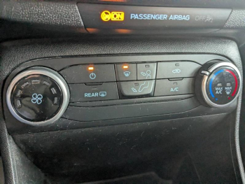 Photo 13 du bon plan FORD Fiesta 1.0 EcoBoost 100ch Stop&Start ST-Line 5p occasion à 9990 €