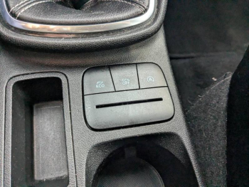 Photo 17 du bon plan FORD Fiesta 1.0 EcoBoost 100ch Stop&Start ST-Line 5p occasion à 9990 €