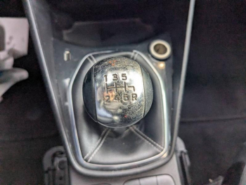 Photo 19 du bon plan FORD Fiesta 1.0 EcoBoost 100ch Stop&Start ST-Line 5p occasion à 9990 €