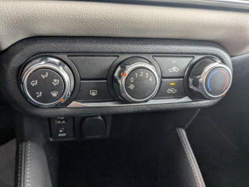 Photo 17 du bon plan NISSAN Micra 1.0 IG-T 100ch Visia Pack 2020 occasion à 10990 €