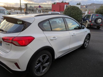 Photo 3 du bon plan FORD Focus Active 1.0 Flexifuel 125ch mHEV occasion à 13990 €