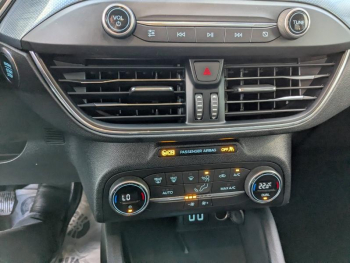 Photo 7 du bon plan FORD Focus Active 1.0 Flexifuel 125ch mHEV occasion à 13990 €