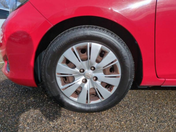 Photo 9 du bon plan TOYOTA Yaris 100 VVT-i Dynamic CVT 5p occasion à 6490 €