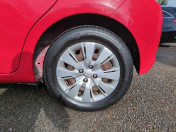 Photo 11 du bon plan TOYOTA Yaris 100 VVT-i Dynamic CVT 5p occasion à 6490 €