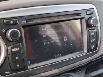 Photo 22 du bon plan TOYOTA Yaris 100 VVT-i Dynamic CVT 5p occasion à 6490 €