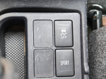 Photo 24 du bon plan TOYOTA Yaris 100 VVT-i Dynamic CVT 5p occasion à 6490 €