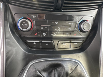 Photo 28 du bon plan FORD Kuga 1.5 EcoBoost 150ch Vignale occasion à 16490 €