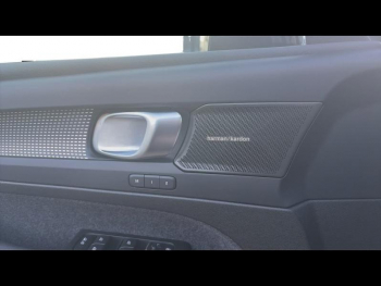Photo 16 du bon plan VOLVO XC40 B3 163ch Ultra DCT 7 occasion à 39900 €