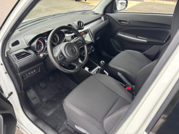 Photo 2 du bon plan SUZUKI Swift 1.2 Dualjet Hybrid 83ch Pack occasion à 15990 €