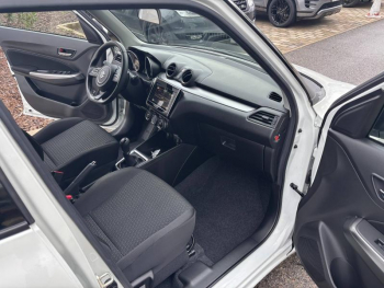 Photo 13 du bon plan SUZUKI Swift 1.2 Dualjet Hybrid 83ch Pack occasion à 15990 €