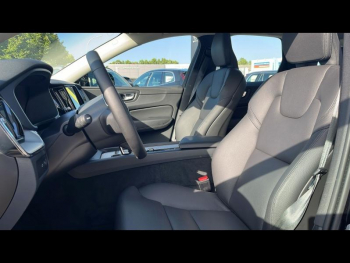 Photo 5 du bon plan VOLVO XC60 T6 Hybride Rechargeable 253 + 145ch Plus Style Dark Geartronic 8 AWD occasion à 53900 €
