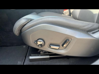Photo 10 du bon plan VOLVO XC60 T6 Hybride Rechargeable 253 + 145ch Plus Style Dark Geartronic 8 AWD occasion à 53900 €