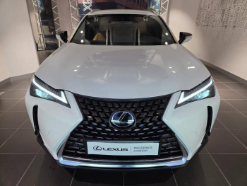 Photo 2 du bon plan LEXUS UX 250h Luxe 2WD occasion à 28990 €