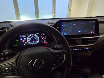 Photo 4 du bon plan LEXUS UX 250h Luxe 2WD occasion à 28990 €