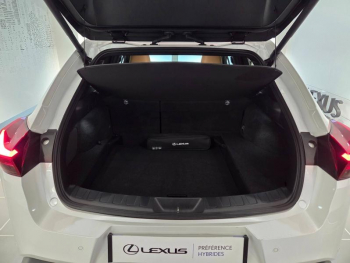 Photo 17 du bon plan LEXUS UX 250h Luxe 2WD occasion à 28990 €