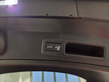 Photo 18 du bon plan LEXUS UX 250h Luxe 2WD occasion à 28990 €