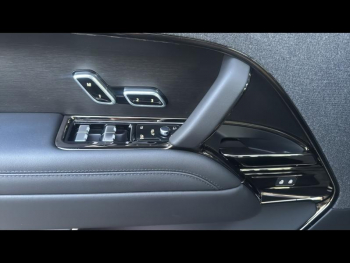 Photo 19 du bon plan LAND-ROVER Range Rover Sport 3.0 P550e 550ch PHEV Autobiography occasion à 175390 €