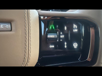 Photo 21 du bon plan LAND-ROVER Range Rover Sport 3.0 P550e 550ch PHEV Autobiography occasion à 175390 €