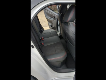 Photo 16 du bon plan TOYOTA Yaris 130h GR Sport 5p MC24 occasion à 25990 €