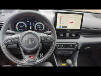 Photo 19 du bon plan TOYOTA Yaris 130h GR Sport 5p MC24 occasion à 25990 €