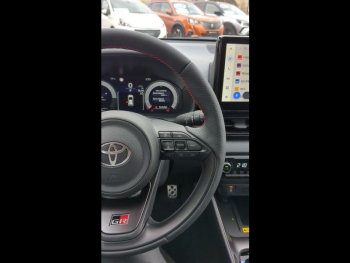Photo 20 du bon plan TOYOTA Yaris 130h GR Sport 5p MC24 occasion à 25990 €