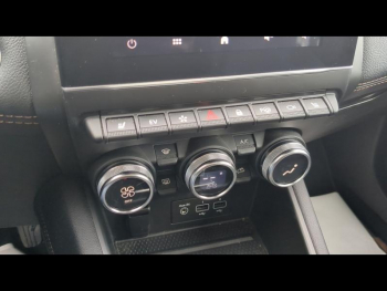 Photo 17 du bon plan RENAULT Captur 1.6 E-Tech hybride Initiale Paris -21 occasion à 19890 €