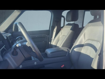 Photo 11 du bon plan LAND-ROVER Defender 110 2.0 P400e X-Dynamic HSE occasion à 85990 €