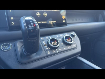 Photo 19 du bon plan LAND-ROVER Defender 110 2.0 P400e X-Dynamic HSE occasion à 85990 €