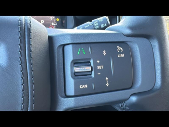 Photo 27 du bon plan LAND-ROVER Defender 110 2.0 P400e X-Dynamic HSE occasion à 85990 €